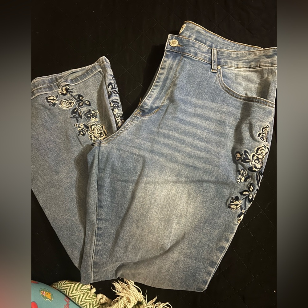 Embroidered Light Blue Boyfriend Jeans